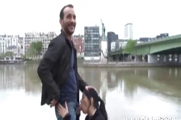 الأخت مع النظارات تصبح افلام سكسي عرابي أكثر هدوءًا عندما تحصل على قضيب في الشرج.