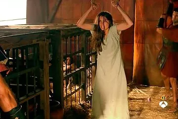 أخت نحيفة تمتص قضيب افلام سكس عربي عراقي الأخ الأصغر وتضربه على الأريكة