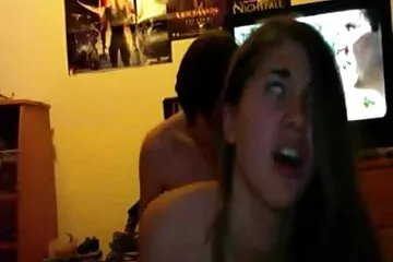 أبي سكسي عربي افلام بالغ يمارس الجنس مع ابنته في مؤخرة جميلة في المطبخ