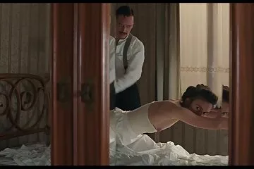 الجد يضاجع حفيدته النائمة فلم عربي سكسي بينما لا أحد في المنزل