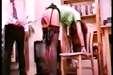 ابنته أنقذت والدها وامتص ديك افلام سكسي عرابي من أجل المال.