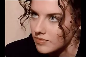 أمي ذات الشعر الأحمر تساعد ابنتها على ممارسة الجنس مع صديقها افلام سكسي اجنبي مترجم عربي الجديد