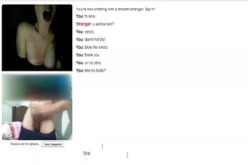 الأم فلم سكس فيديو عربي الروسية في جوارب ترضي ابنها بممارسة الجنس قبل الذهاب إلى الفراش