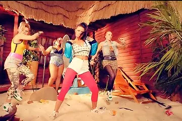 الأب من ذوي افلام سكسي مترجم الخبرة يمارس الجنس مع ابنة أحمر الشعر إلى النشوة الجنسية