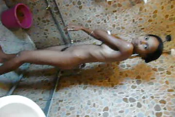 الأخت فلام سكسي عربي يتبول ويمارس الجنس مع أخيها كس مبلل